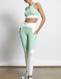 Twenty Montreal Bougainvillia 3D Activewear Zip Up Bra -J.Lindeberg Shop 217948