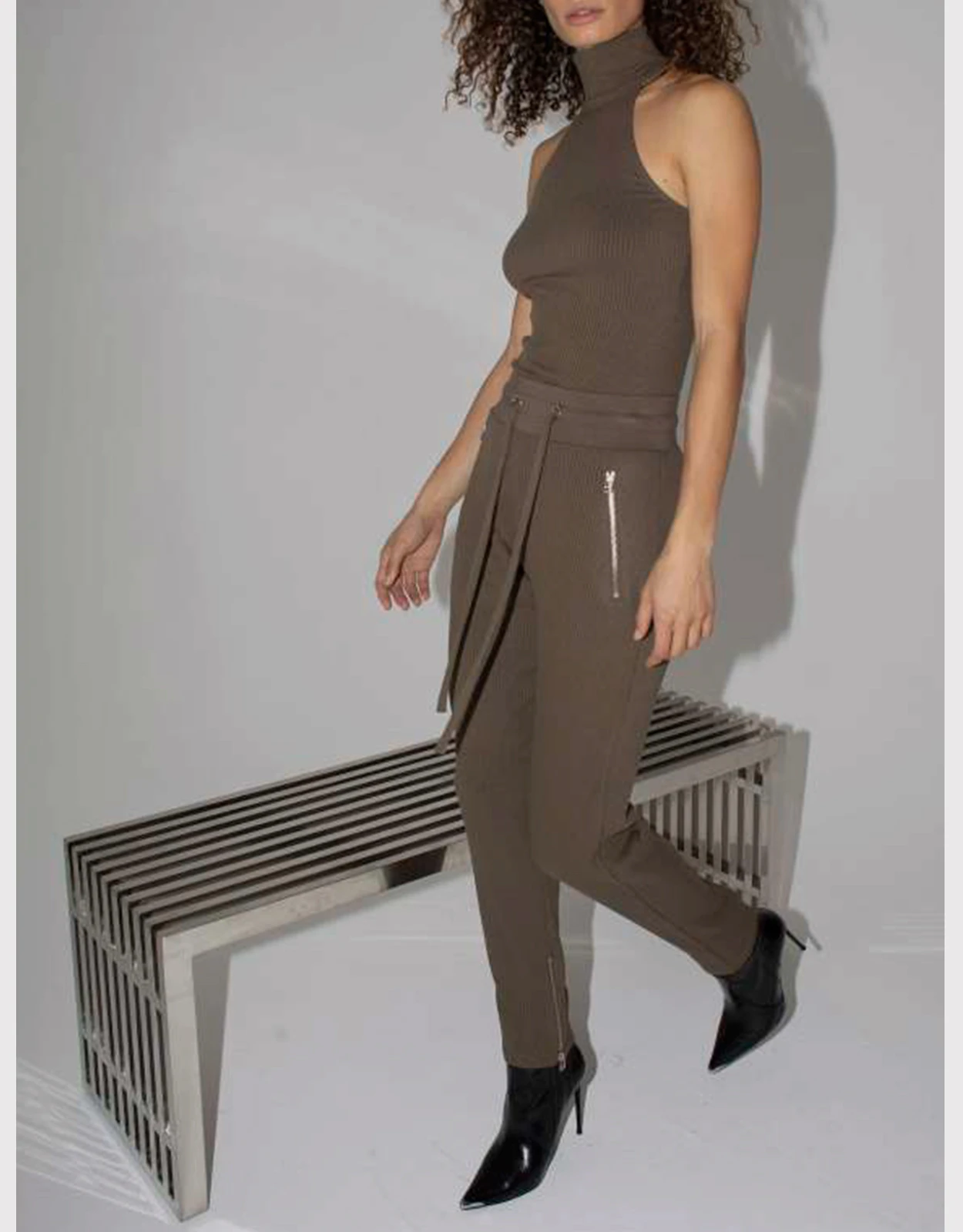 The Range Alloy Rib Zip Pant 3 The Range Alloy Rib Zip Pant - Image 3